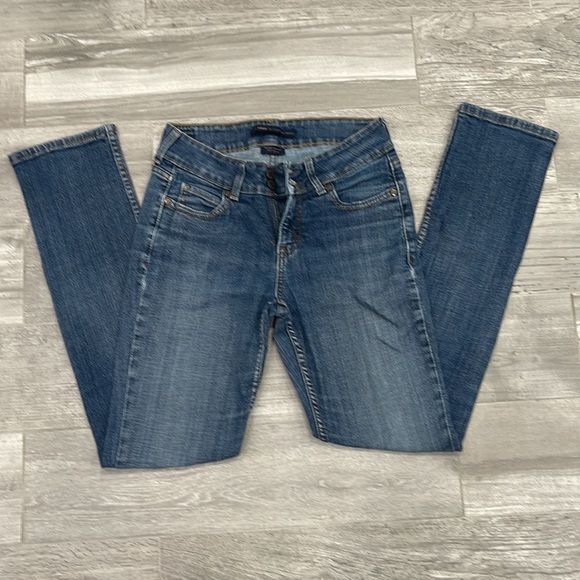 D- Levi’s Slender Straight 526 Jeans - Picture 7 of 9